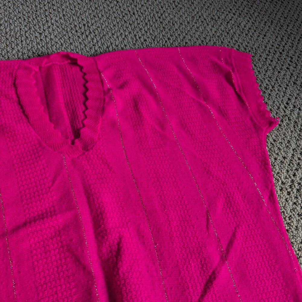 Very Unique Vintage Bright Pink Metallic Gold Stripes Knit V-Neck Shirt, size M